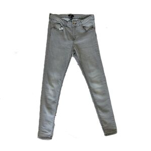 H&M Light Grey Mid Rise Skinny Jeans | Size 8